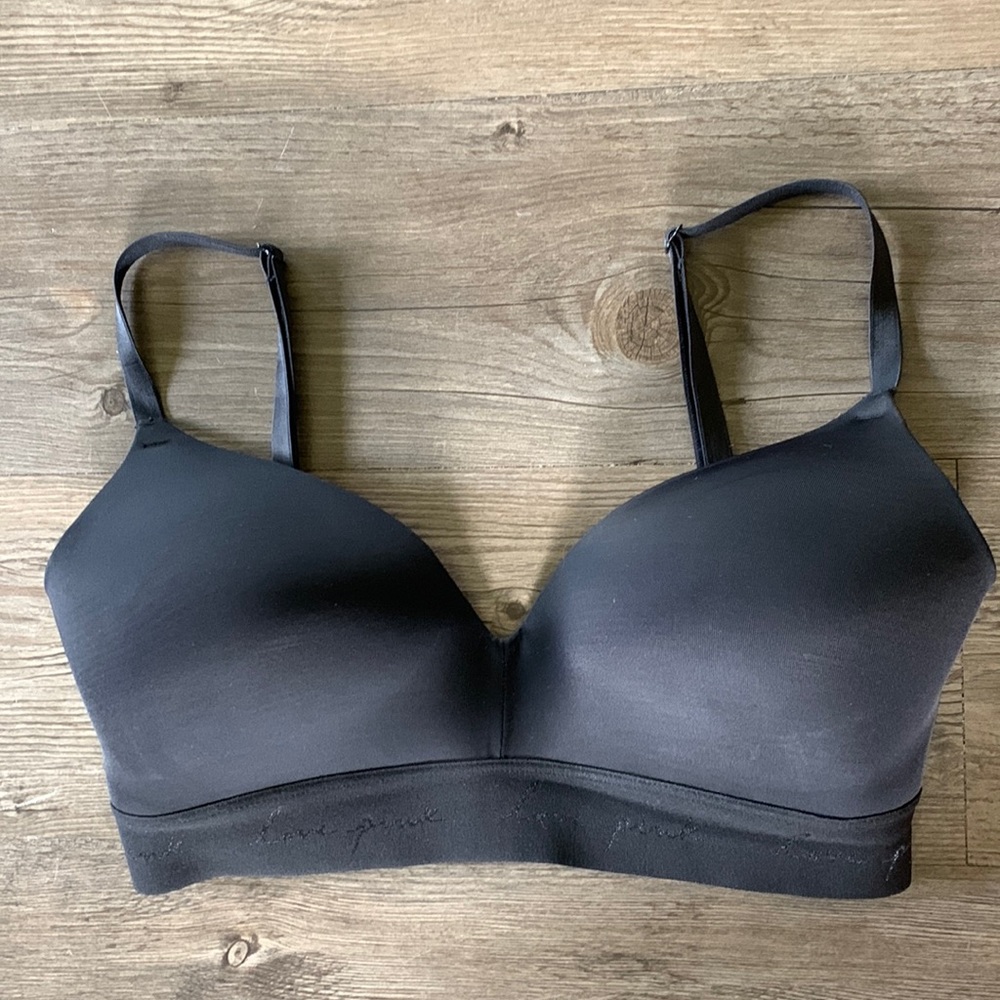 Pink Victorias Secret Wear Everywhere Wireless Lightly Lined Black Bra Size 32DD